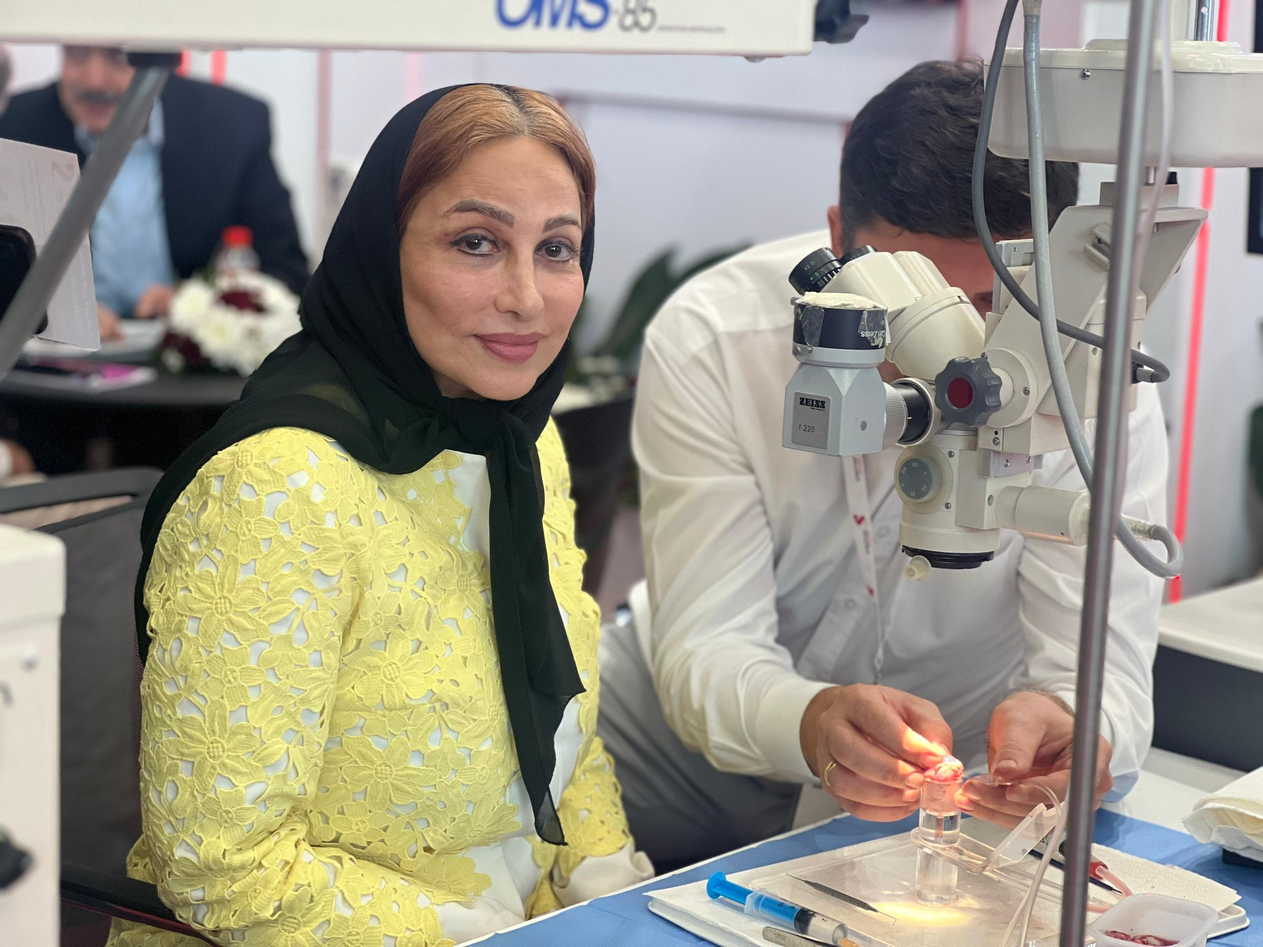 دکتر آذر بهزادنژاد متخصص چشم‌پزشکی و جراحی‌های پیشرفته لیزری چشم